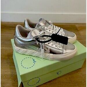 Brand New with tags and box. Off White Low Vulcanized leather sneakers. US 7.5